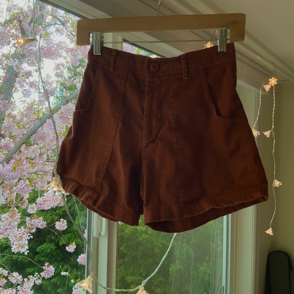 high waisted, elastic waist, shorts.